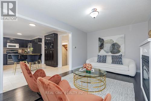 227 Esther Drive, Barrie, ON - Indoor Photo Showing Living Room