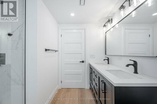 Lower - 415 Hampton Heath Road, Burlington, ON - Indoor Photo Showing Bathroom