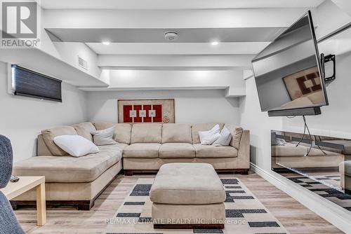 856 Goodwin Road, Mississauga, ON - Indoor Photo Showing Living Room