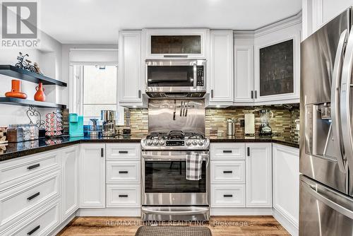 856 Goodwin Road, Mississauga, ON - Indoor Photo Showing Kitchen With Upgraded Kitchen