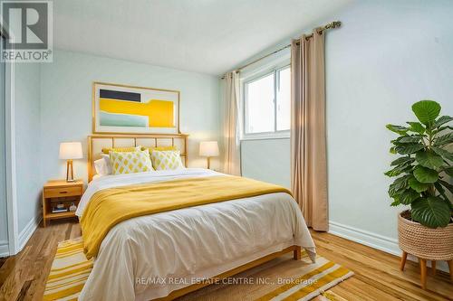 1287 Tyneburn Crescent, Mississauga, ON - Indoor Photo Showing Bedroom