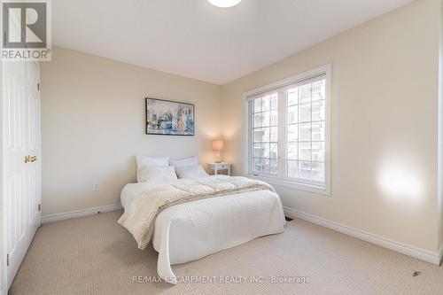 682 Summers Common, Burlington, ON - Indoor Photo Showing Bedroom