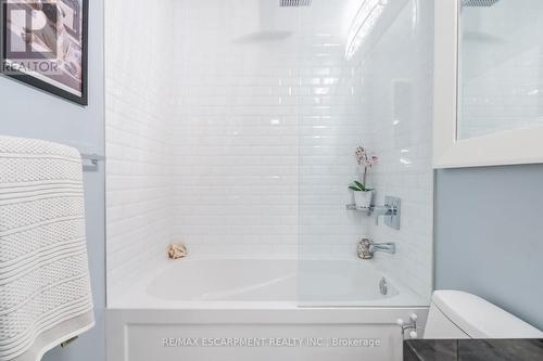 2206 - 90 Park Lawn Road S, Toronto, ON - Indoor Photo Showing Bathroom