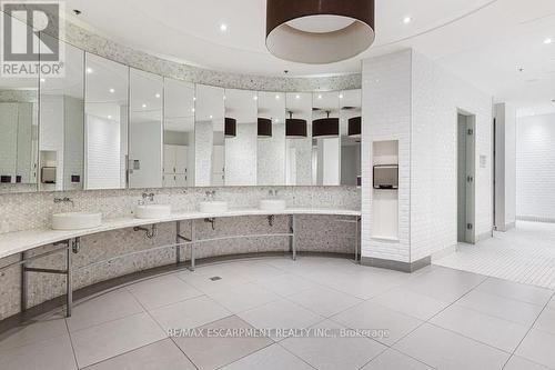 2206 - 90 Park Lawn Road S, Toronto, ON - Indoor Photo Showing Bathroom