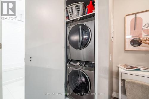 2206 - 90 Park Lawn Road S, Toronto, ON - Indoor Photo Showing Laundry Room