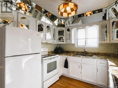 102 Principale Street, Saint-Basile, NB - Indoor Photo Showing Kitchen