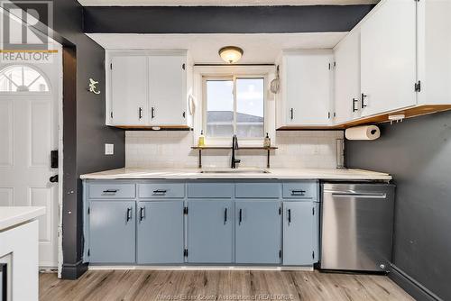 5375 Adstoll Avenue, Windsor, ON - Indoor Photo Showing Kitchen