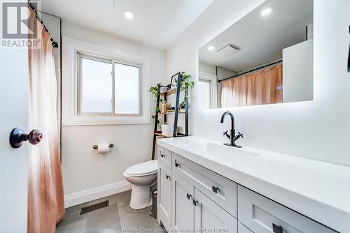 5375 Adstoll Avenue, Windsor, ON - Indoor Photo Showing Bathroom