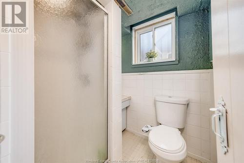 5375 Adstoll Avenue, Windsor, ON - Indoor Photo Showing Bathroom