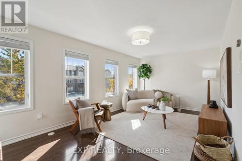 252 Remembrance Road, Brampton, ON - Indoor Photo Showing Living Room