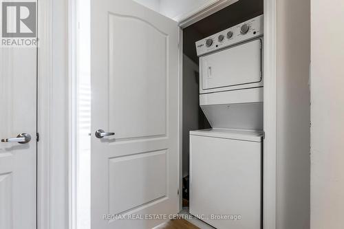 17 Arcola Street, Brampton, ON - Indoor Photo Showing Laundry Room