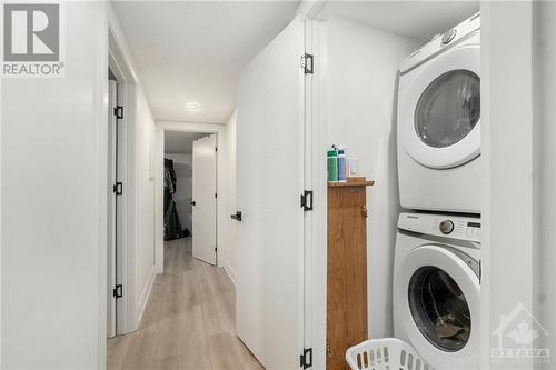 317 Lincoln Avenue Unit#B, Ottawa, ON - Indoor Photo Showing Laundry Room