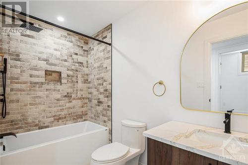 317 Lincoln Avenue Unit#B, Ottawa, ON - Indoor Photo Showing Bathroom