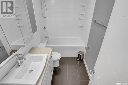 1026 Broder Street, Regina, SK - Indoor Photo Showing Bathroom