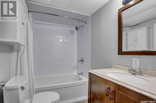 1026 Broder Street, Regina, SK - Indoor Photo Showing Bathroom