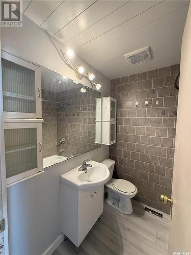 731 Mccraney Crescent, Prince Albert, SK - Indoor Photo Showing Bathroom