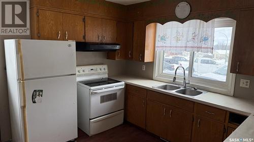 731 Mccraney Crescent, Prince Albert, SK - Indoor Photo Showing Kitchen