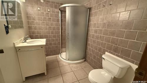 731 Mccraney Crescent, Prince Albert, SK - Indoor Photo Showing Bathroom