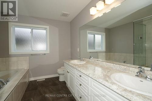 471 Sophia Crescent, London, ON - Indoor Photo Showing Bathroom