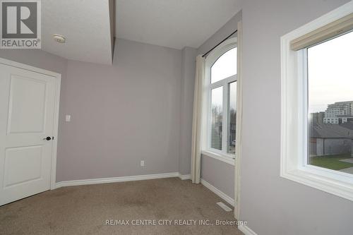 471 Sophia Crescent, London, ON - Indoor Photo Showing Other Room