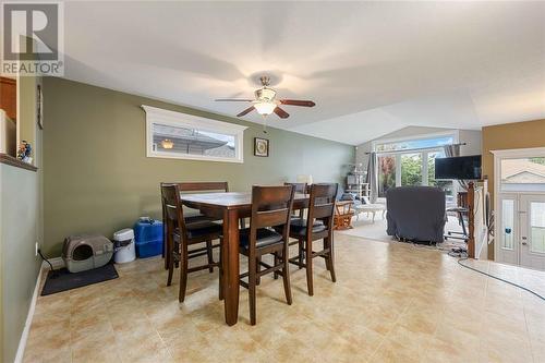 4017 Applewood Drive, Petrolia, ON - Indoor Photo Showing Dining Room