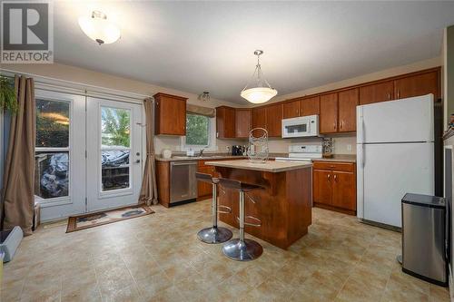 4017 Applewood Drive, Petrolia, ON - Indoor Photo Showing Kitchen