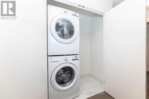 C912 - 38 Simcoe Promenade Circle, Markham, ON - Indoor Photo Showing Laundry Room