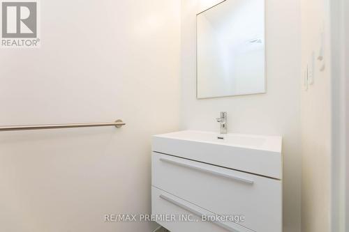 C912 - 38 Simcoe Promenade Circle, Markham, ON -  Photo Showing Bathroom