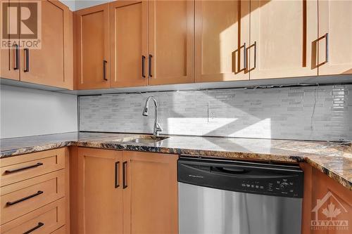 1440 Heron Road Unit#704, Ottawa, ON - Indoor Photo Showing Kitchen