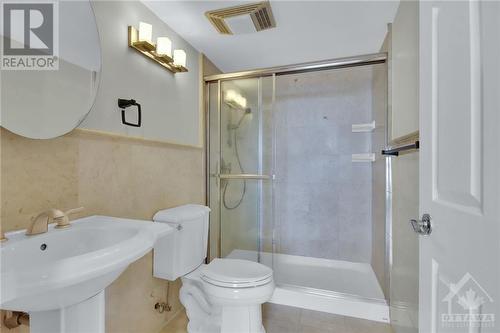 1440 Heron Road Unit#704, Ottawa, ON - Indoor Photo Showing Bathroom