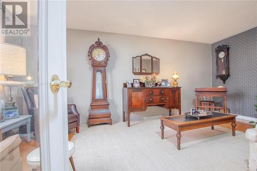 449 St Lawrence Court, Sarnia, ON - Indoor Photo Showing Kitchen