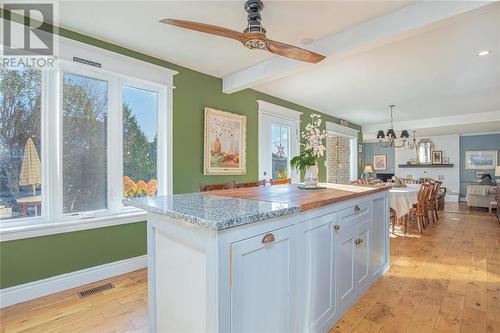 449 St Lawrence Court, Sarnia, ON - Indoor Photo Showing Kitchen