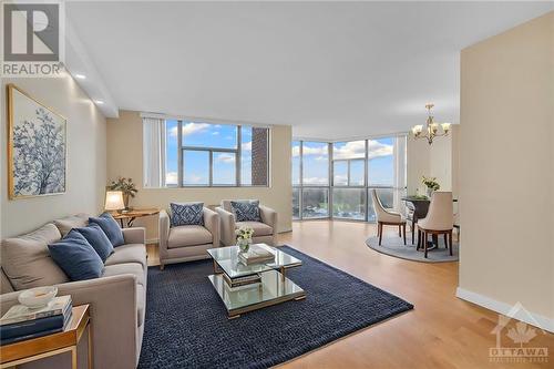 2760 Carousel Crescent Unit#1509, Ottawa, ON - Indoor Photo Showing Living Room