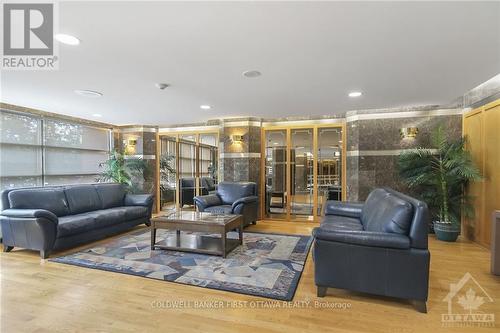 1509 - 2760 Carousel Crescent, Ottawa, ON - Indoor Photo Showing Living Room