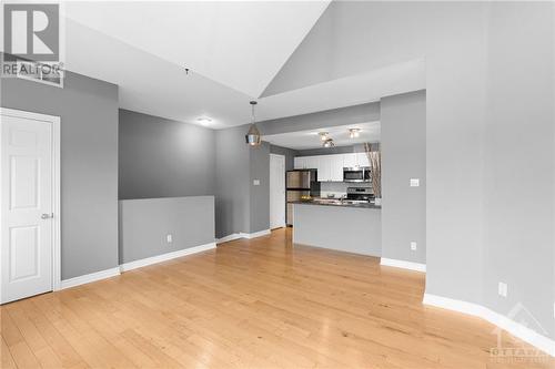 Hardwood floors throughout. - 231 Crestway Drive Unit#J, Ottawa, ON - Indoor