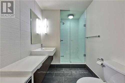 202 - 5 Hanna Avenue, Toronto, ON - Indoor Photo Showing Bathroom