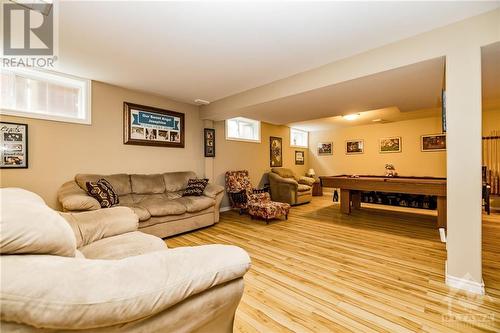 128 Olde Towne Avenue, Russell, ON - Indoor