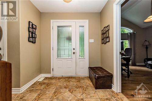 128 Olde Towne Avenue, Russell, ON - Indoor Photo Showing Other Room