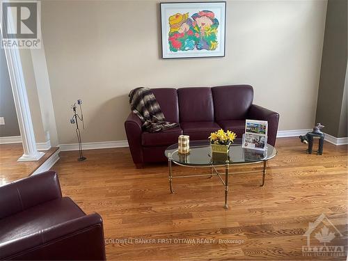 60 Forest Creek Drive, Ottawa, ON - Indoor Photo Showing Living Room