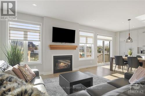 747 Boothfield Street, Ottawa, ON - Indoor Photo Showing Living Room With Fireplace