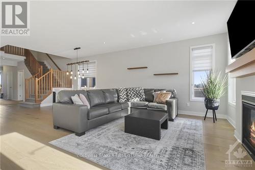 747 Boothfield Street, Ottawa, ON - Indoor Photo Showing Living Room With Fireplace