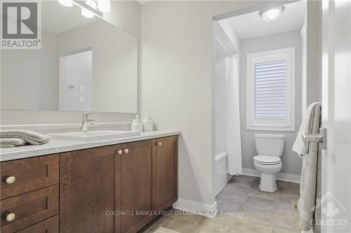 747 Boothfield Street, Ottawa, ON - Indoor Photo Showing Bathroom