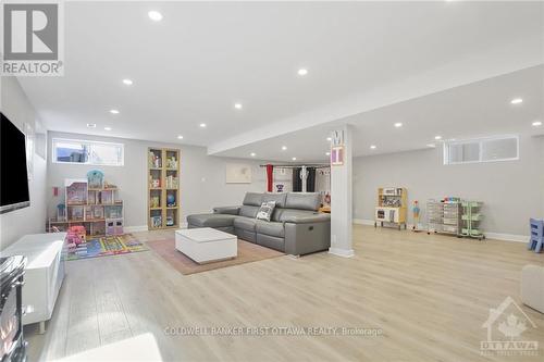 747 Boothfield Street, Ottawa, ON - Indoor