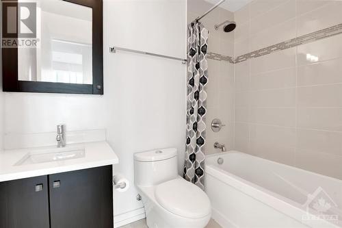 179 Metcalfe Street Unit#2504, Ottawa, ON - Indoor Photo Showing Bathroom