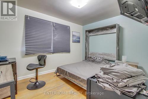 6 Wallbridge Court, Toronto, ON - Indoor Photo Showing Bedroom