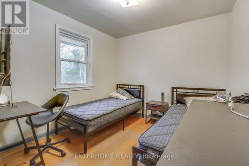 6 Wallbridge Court, Toronto, ON - Indoor Photo Showing Bedroom