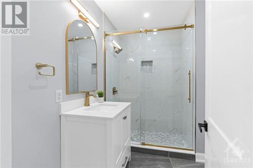 214 Island Park Drive, Ottawa, ON - Indoor Photo Showing Bathroom