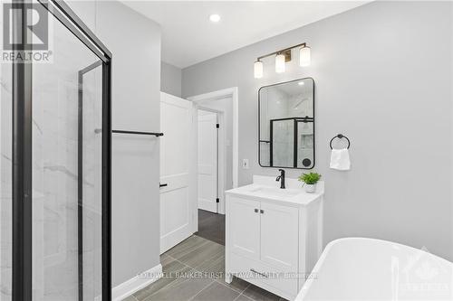 214 Island Park Drive, Ottawa, ON - Indoor Photo Showing Bathroom