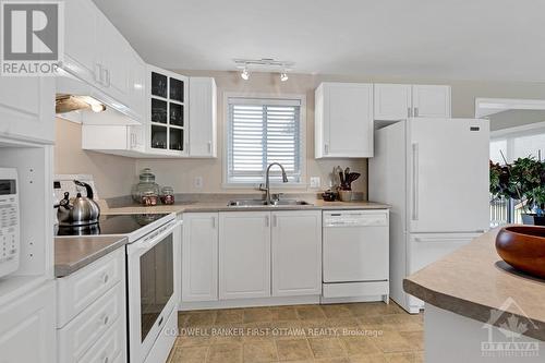 2230 Tennyson Road, Drummond/North Elmsley, ON - Indoor Photo Showing Kitchen With Double Sink