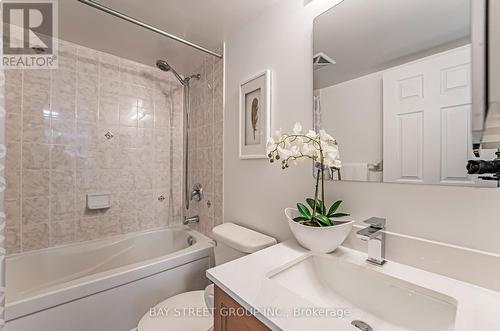 318 - 35 Hollywood Avenue, Toronto, ON - Indoor Photo Showing Bathroom